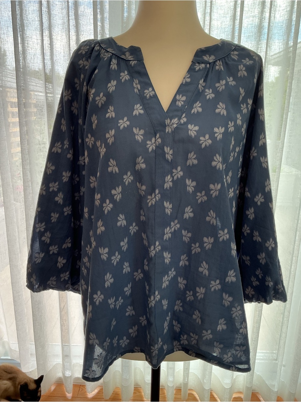 Women's Floral V-Neck Navy Blue Tunic Top